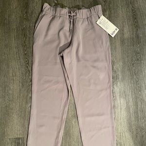 Lululemon on the fly pants